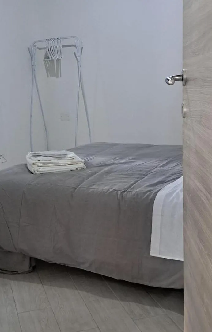 Civico 52 Modena Int 7 Apartment 0*,